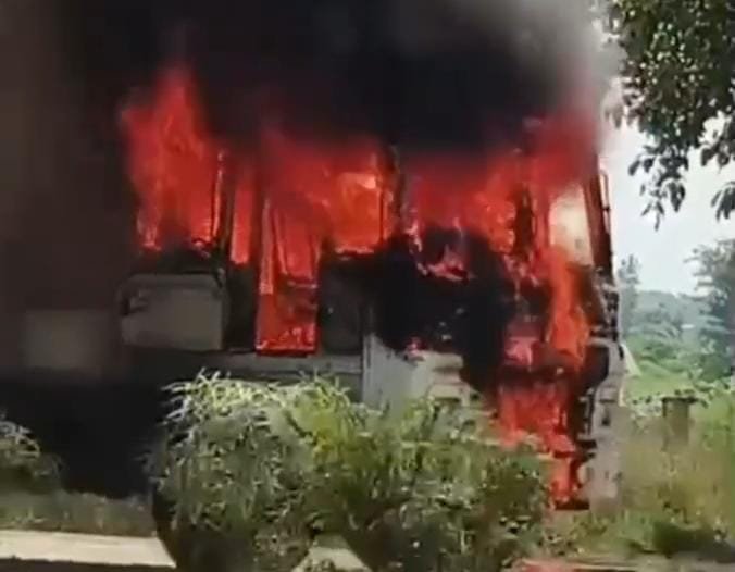 Massive Fire In A Moving Truck
