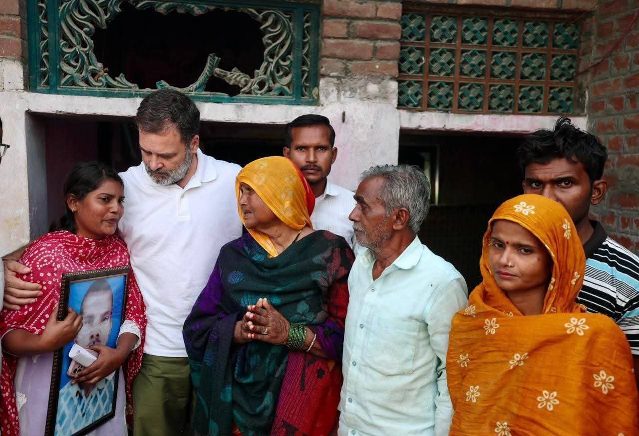 Rahul Gandhi met Hariom Valmiki family