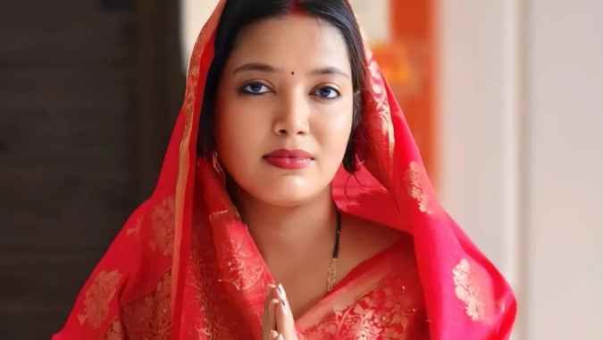 Pawan Singh Wife in Dilemma