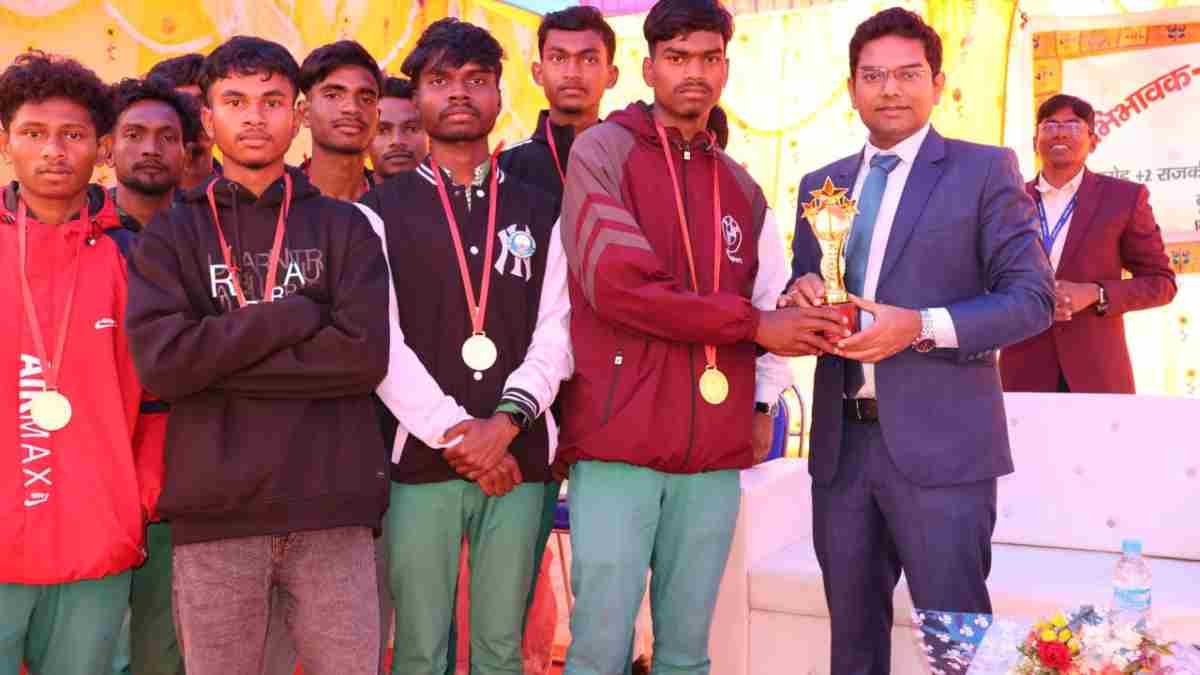 Dumka Deputy Commissioner Inspires Students
