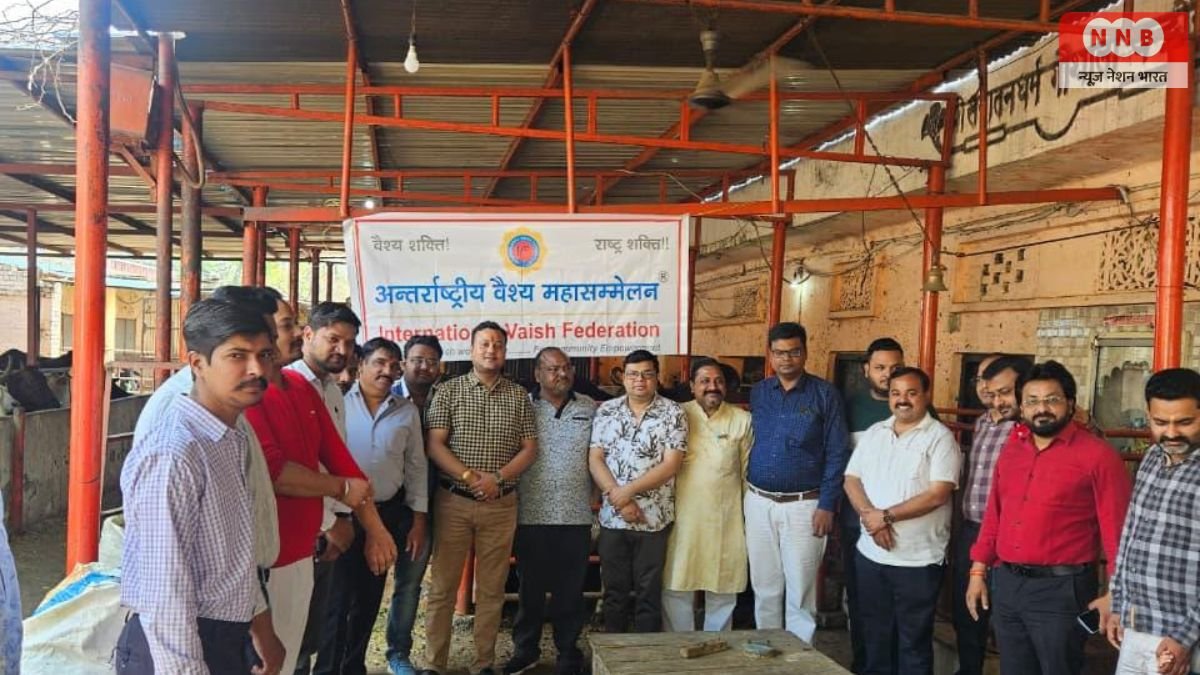 Sambhal : वैश्य एकता दिवस पर गौ सेवा कार्यक्रम का आयोजन हुआ 1 Sambhal