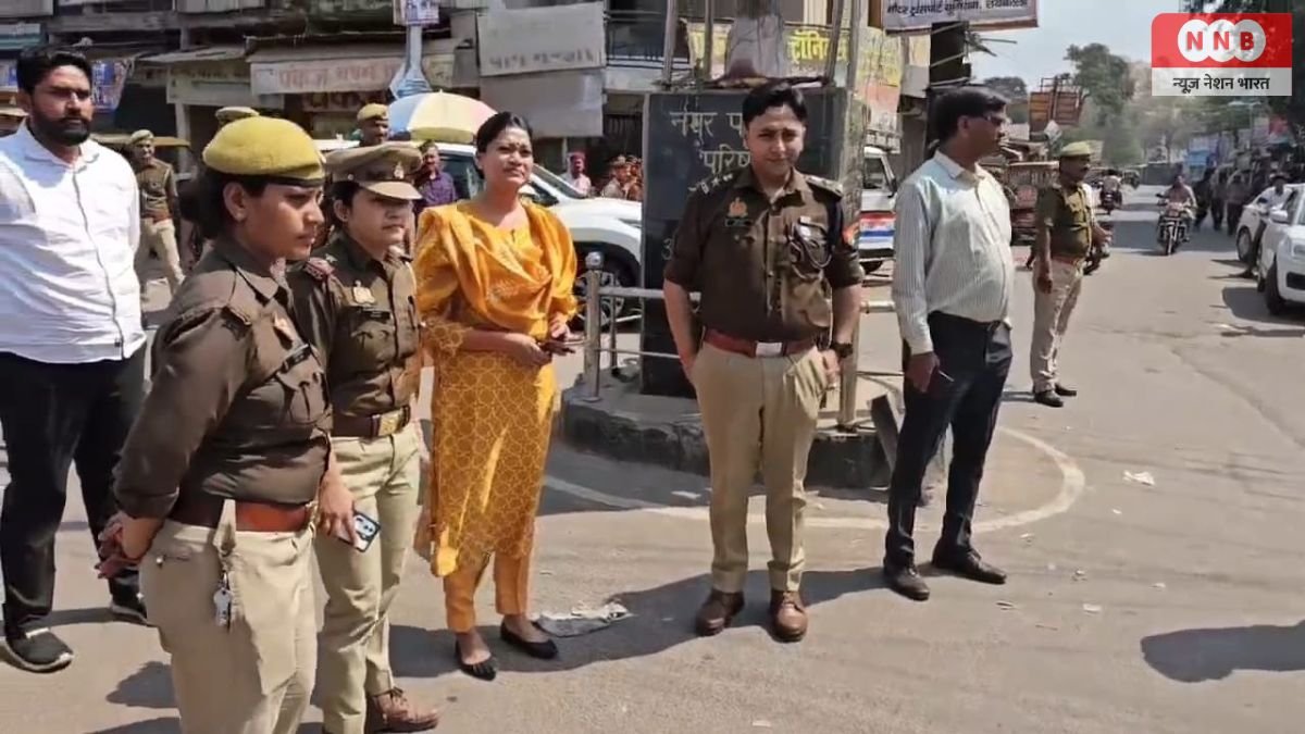 Raebareli : सुपर मार्केट सहित अन्य जगहों पर होली पर्व को लेकर प्रशासन अलर्ट: डीएम व एसपी ने किया संवेदनशील क्षेत्रों का निरीक्षण 1 Raebareli