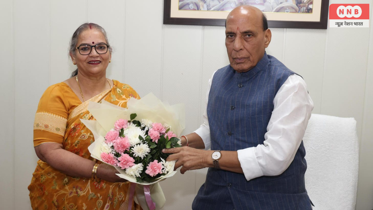 लखनऊ महापौर सुषमा खर्कवाल ने रक्षा मंत्री राजनाथ सिंह से की शिष्टाचार भेंट 1 Sushma Kharkwal