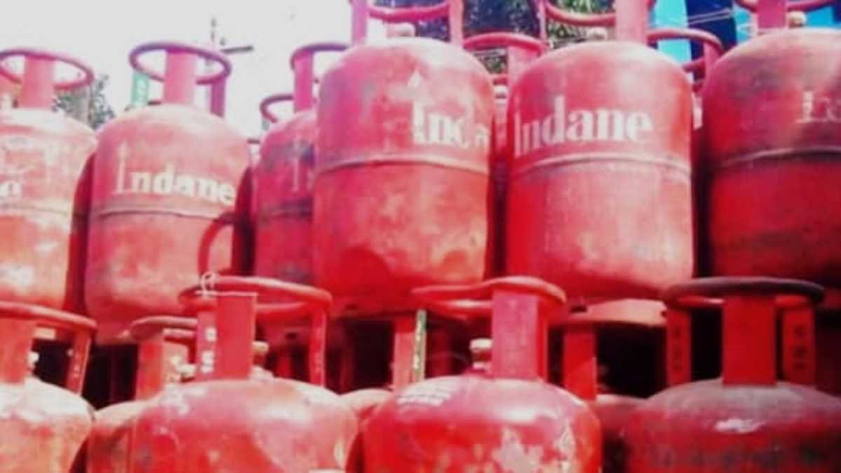 LPG Cylinder Shortage India: तवा-रोटी को तरस रहे लोग, गांवों में 45 दिन बाद बुकिंग 1 LPG Cylinder Shortage India