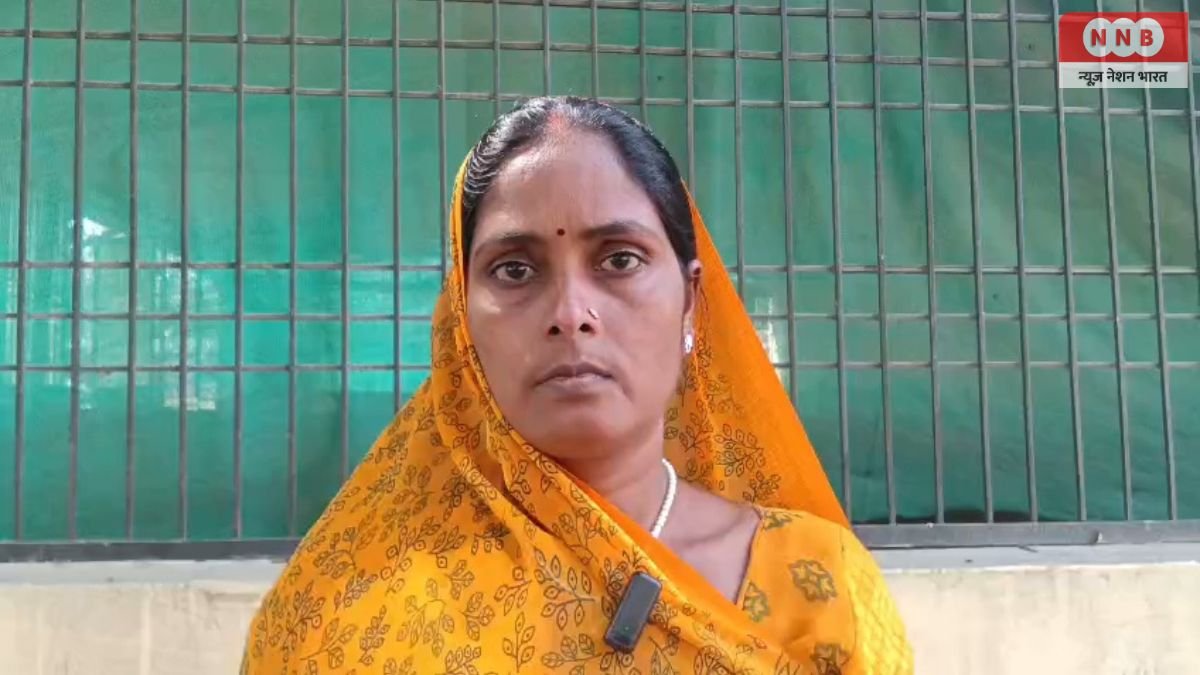 रायबरेली: कमलापुर निवासी पीड़ित महिला ने भूरा विवाद को लेकर दबंगों पर लगाया मारपीट-उत्पीड़न का आरोप, एसपी कार्यालय पहुंचकर की शिकायत 1 Raebareli