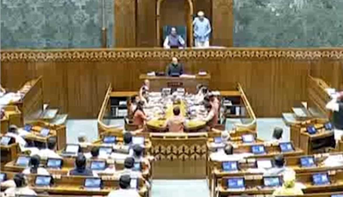 Akhilesh Yadav बोले – “महिला आरक्षण पर हमारा समर्थन, लेकिन परिसीमन पर बड़ा सवाल” 1 Akhilesh Yadav