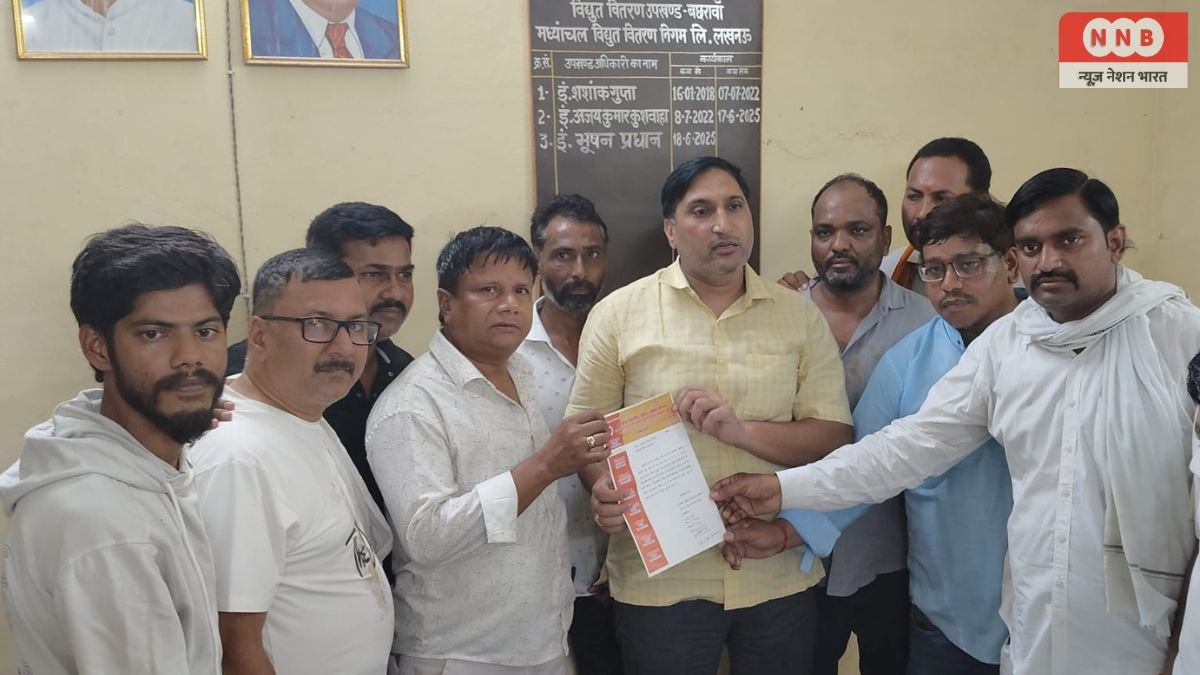 बछरावां में बिजली संकट पर फूटा व्यापारियों का गुस्सा, SDO को सौंपा ज्ञापन 1 Raebareli
