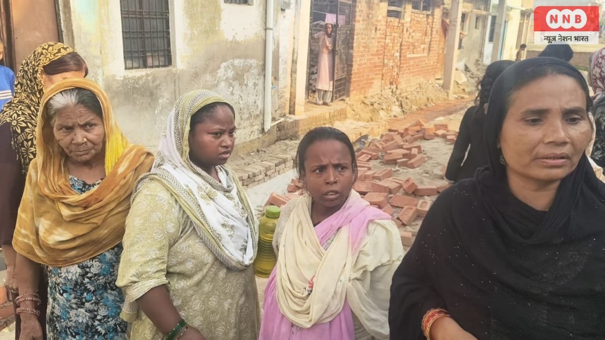 रायबरेली में नाली-सड़क निर्माण पर बवाल, महिलाओं से अभद्रता के आरोप; डीएम और पुलिस से की कार्रवाई की मांग 1 Raebareli