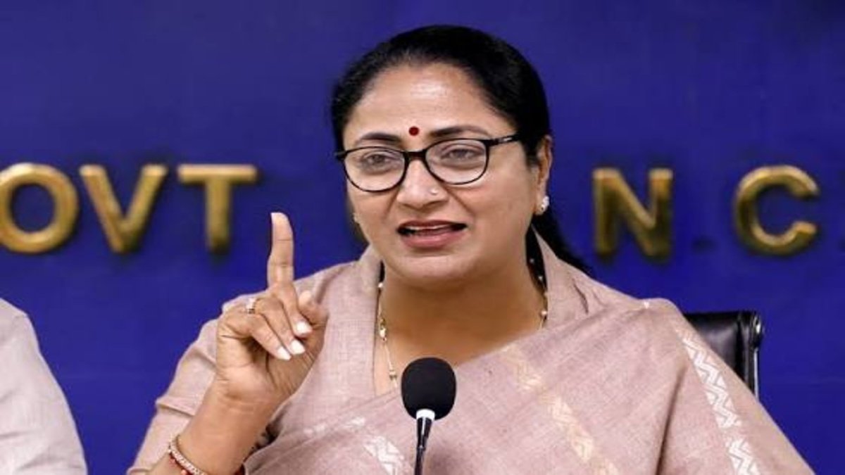 Delhi EV Policy 2026: Delhi CM Rekha Gupta PC