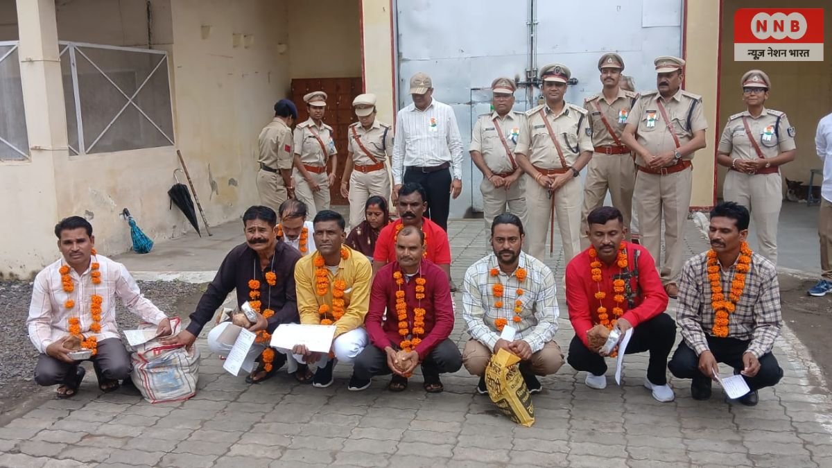Indore Central Jail: 15 अगस्त पर इंदौर सेंट्रल जेल से 11 बंदियों को मिली नई आजादी, 22 साल बाद खुला जेल का दरवाजा 1 Indore Central Jail