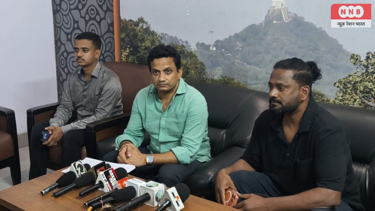 गिरिडीह के न्यू परिषद भवन में भाजयुमो की प्रेस वार्ता, JPSC-JSSC पेपर लीक के विरोध में 10 अगस्त को विधानसभा घेराव का ऐलान 1 Giridih