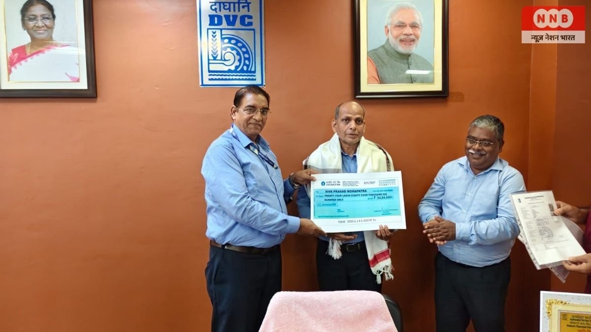 Bokaro Thermal: DVC बोकारो थर्मल के चार अधिकारी-कर्मचारी सेवानिवृत्त, सॉल और उपहार देकर दी गई भावभीनी विदाई 1 Bokaro Thermal