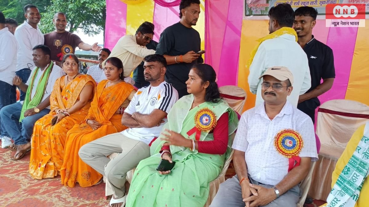 Karam Mahotsav: करम महोत्सव में उमड़ा जनसैलाब, जयराम महतो के पहुंचते ही उत्साहित हुए लोग; झूमर नृत्य ने बांधा समां 1 Karam Mahotsav