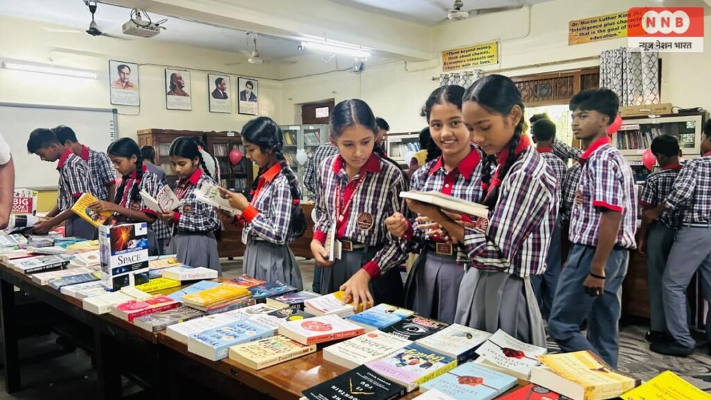 Bokaro Thermal: केन्द्रीय विद्यालय में पुस्तक प्रदर्शनी, प्राचार्य डॉ. बीआर डे ने किया उद्घाटन 2 News Nation Bharat 1 50