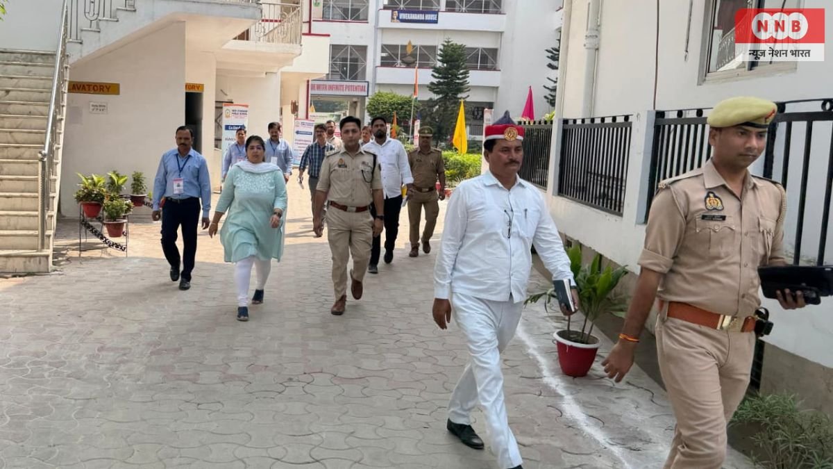 Raebareli: DM व SP ने PET-2026 परीक्षा केंद्रों का निरीक्षण कर व्यवस्थाओं का लिया जायजा 1 Raebareli