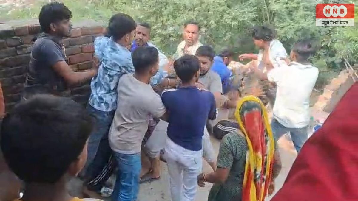 Meerut News: मेरठ में घर में घुसकर मारपीट का आरोप, गर्भवती महिला को पेट में लात मारने का आरोप; वीडियो वायरल 1 Meerut