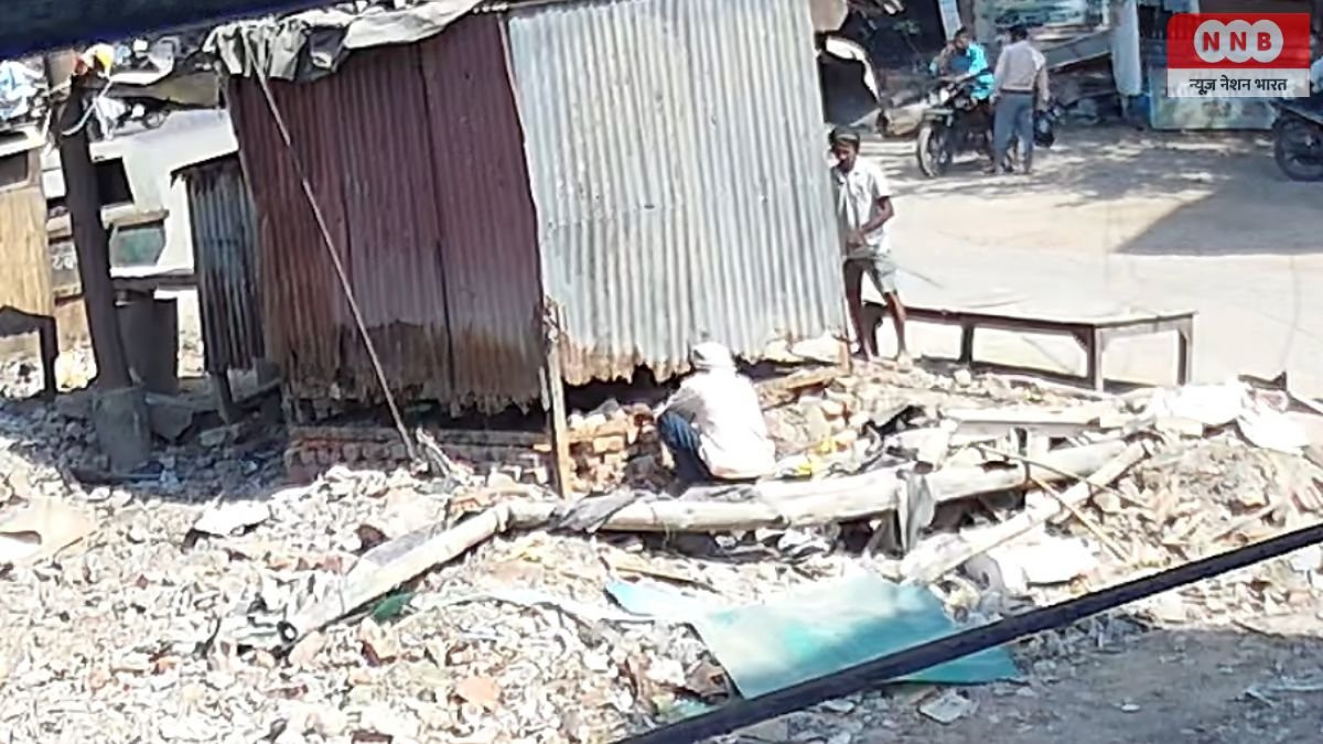 Raebareli: अतिक्रमण हटाने के बाद फिर कब्जे की तैयारी, पुलिस के जाते ही सजने लगीं दुकानें! 1 Raebareli